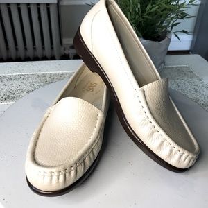 SAS tripad breathable leather made in the USA